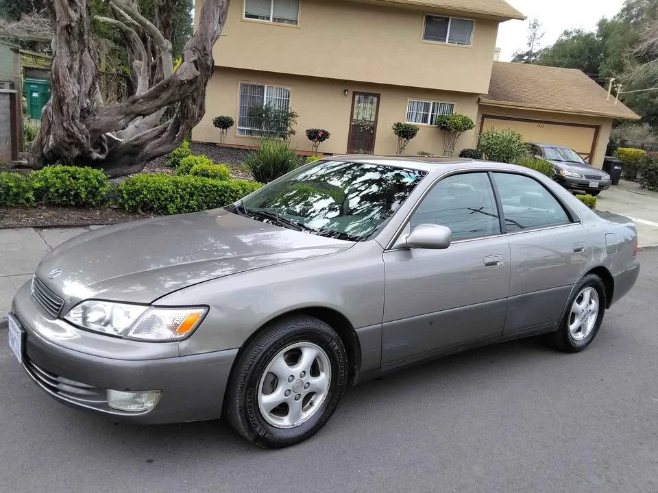 1997 Lexus ES 3rd Gen - Image 12 of 15