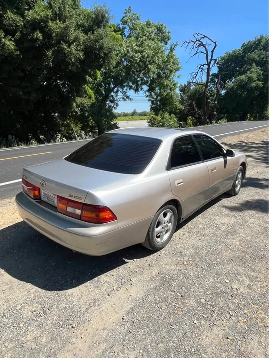 1997 Lexus ES 3rd Gen - Image 6 of 7