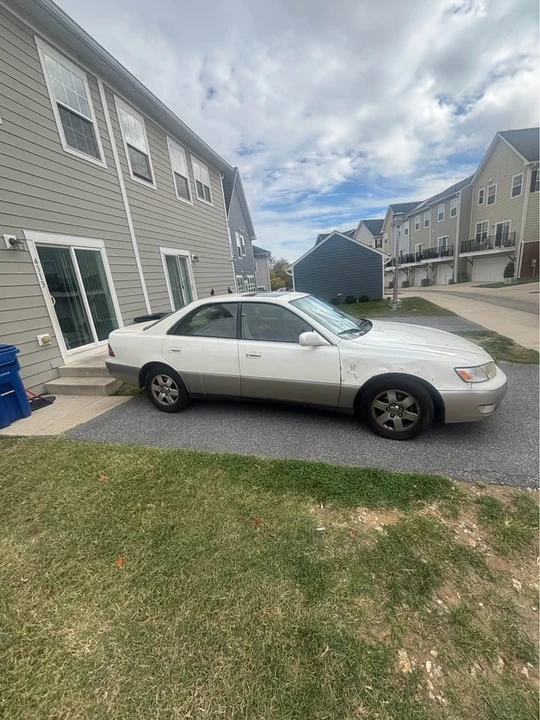 1997 Lexus ES 3rd Gen - Image 2 of 3