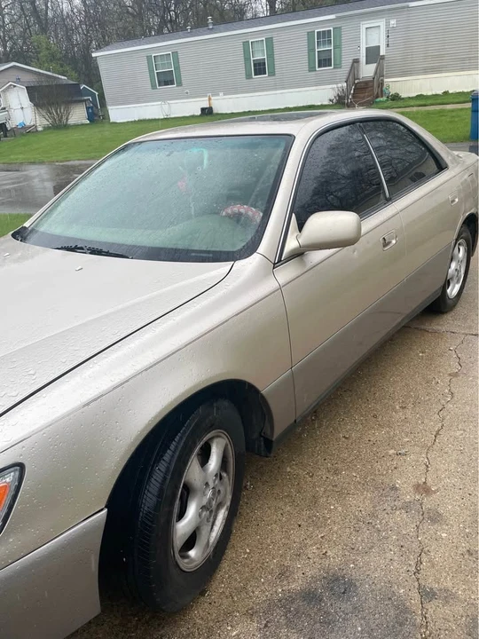 1997 Lexus ES 3rd Gen - Image 9 of 9