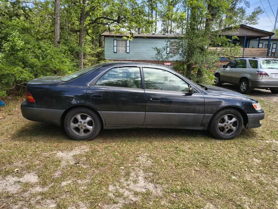 1997 Lexus ES 3rd Gen - Image 2 of 8