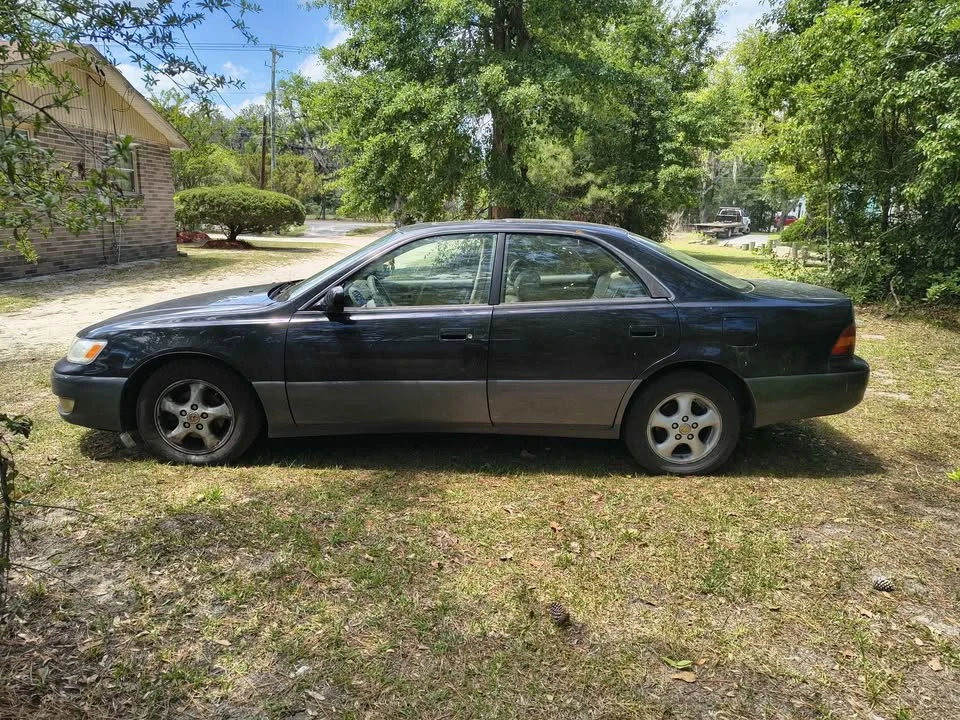 1997 Lexus ES 3rd Gen - Image 3 of 8