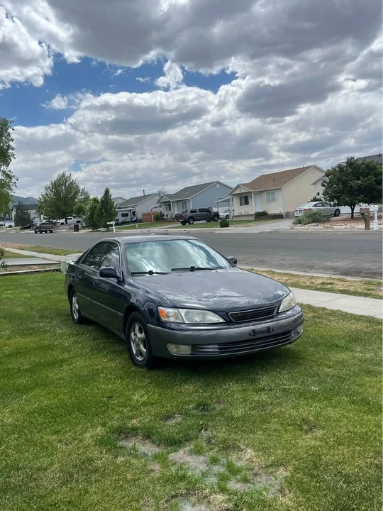 1997 Lexus ES 3rd Gen - Image 2 of 7