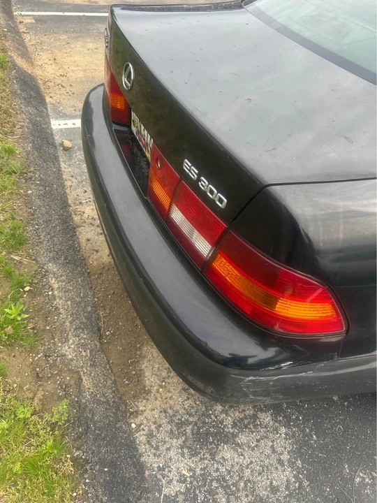 1997 Lexus ES 3rd Gen - Image 2 of 4