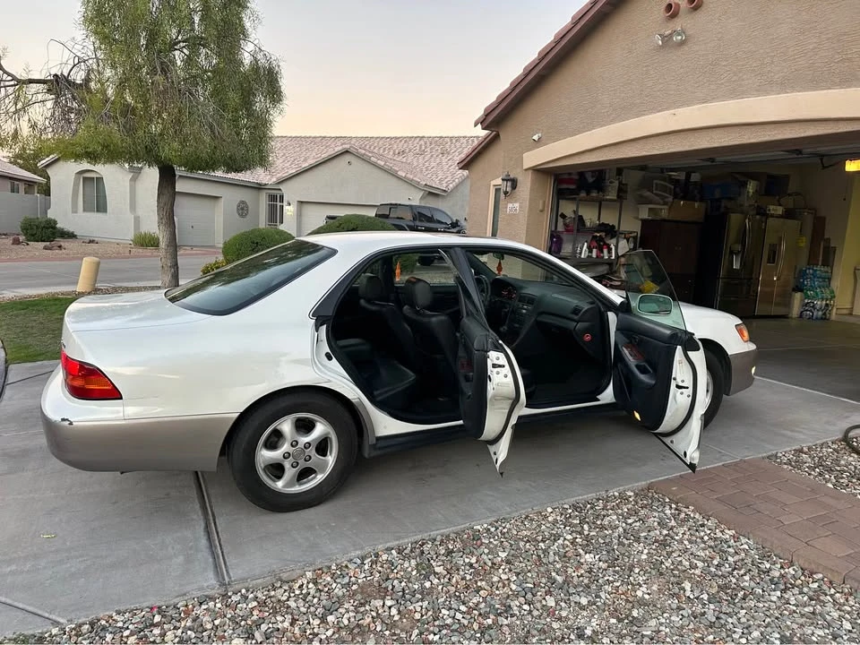 1997 Lexus ES 3rd Gen - Image 11 of 19
