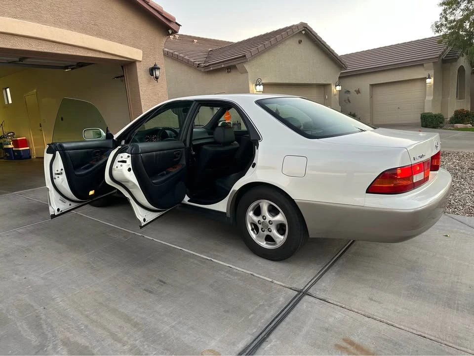 1997 Lexus ES 3rd Gen - Image 10 of 19