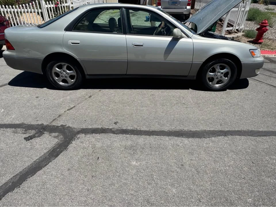 1997 Lexus ES 3rd Gen - Image 5 of 13
