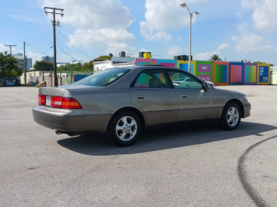 1997 Lexus ES 3rd Gen - Image 7 of 31