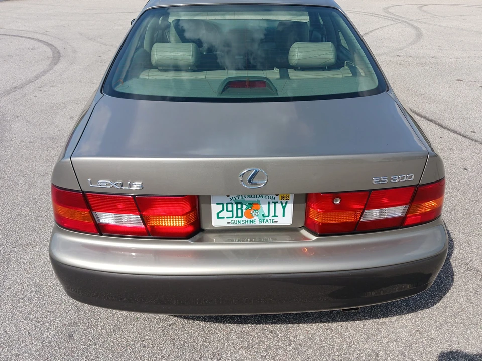 1997 Lexus ES 3rd Gen - Image 20 of 31