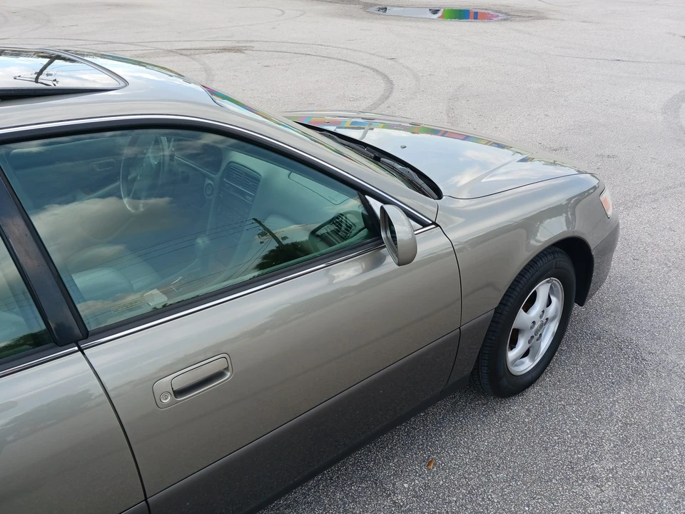 1997 Lexus ES 3rd Gen - Image 22 of 31