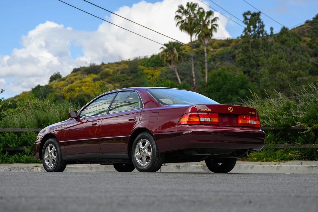 1997 Lexus ES 3rd Gen - Image 19 of 31
