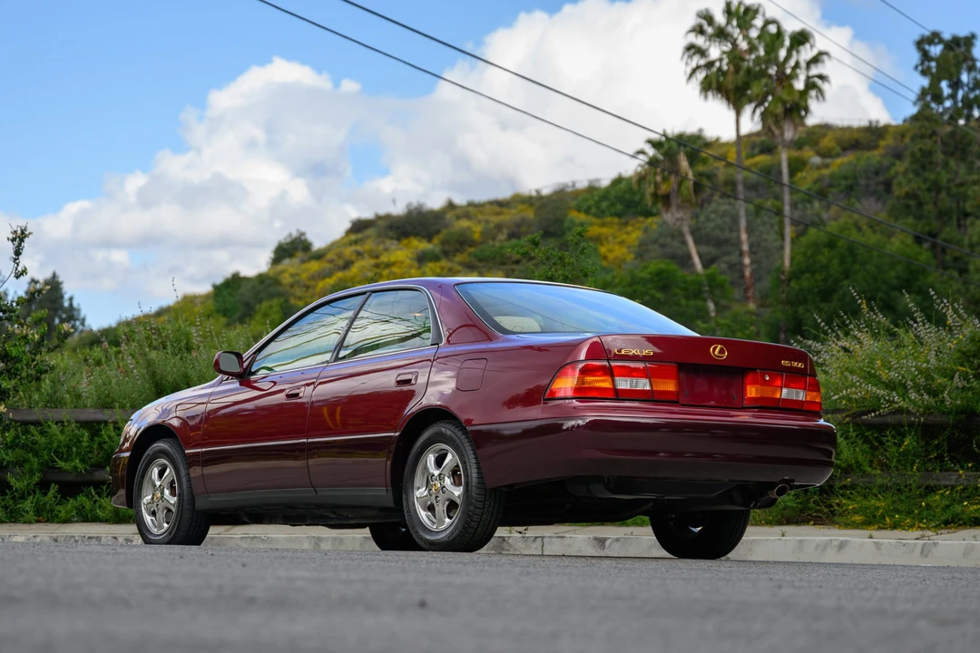 1997 Lexus ES 3rd Gen - Image 18 of 31
