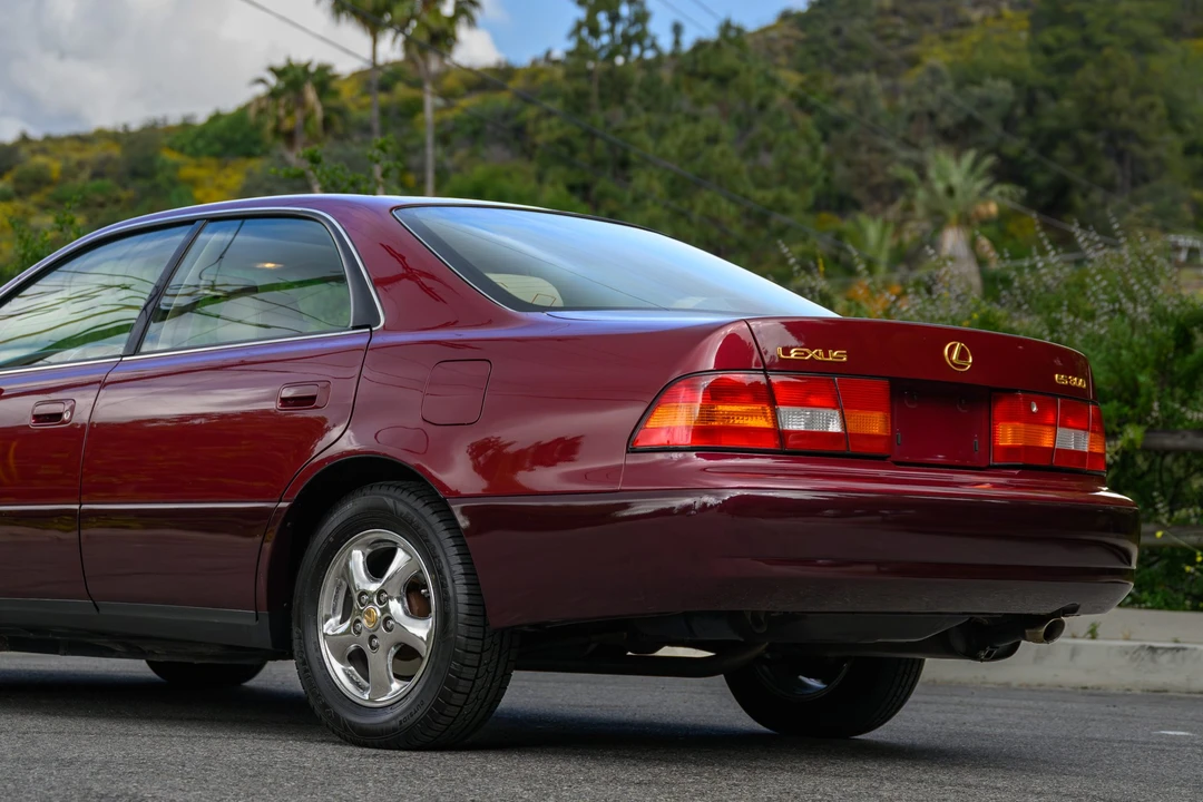 1997 Lexus ES 3rd Gen - Image 30 of 31