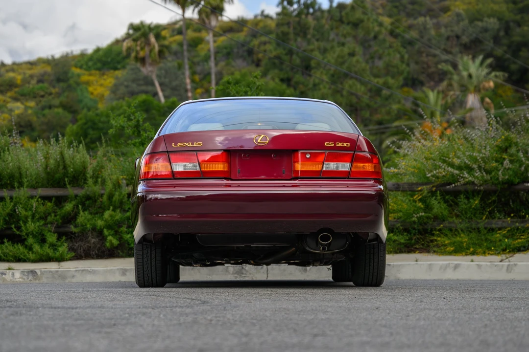 1997 Lexus ES 3rd Gen - Image 15 of 31