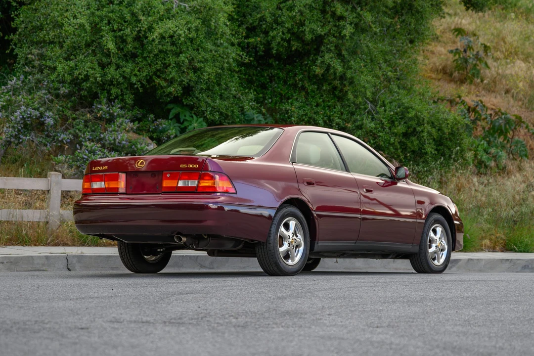 1997 Lexus ES 3rd Gen - Image 12 of 31