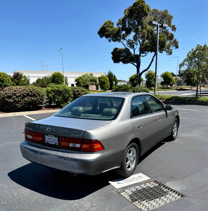 1997 Lexus ES 3rd Gen - Image 3 of 14