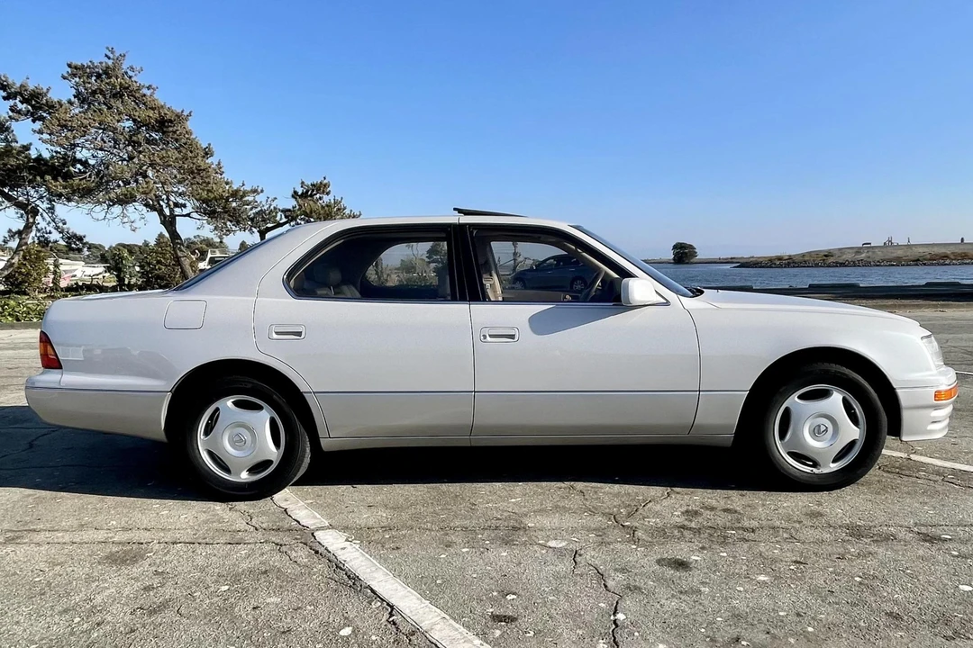 1997 Lexus LS 2nd Gen - Image 3 of 27