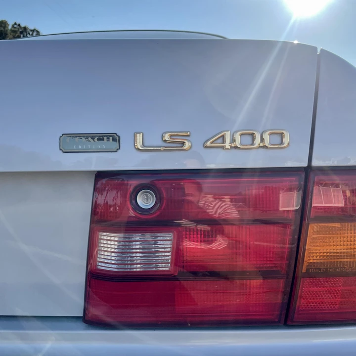 1997 Lexus LS 2nd Gen - Image 24 of 27