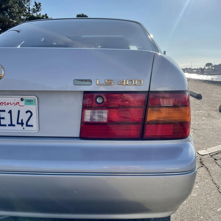 1997 Lexus LS 2nd Gen - Image 23 of 27
