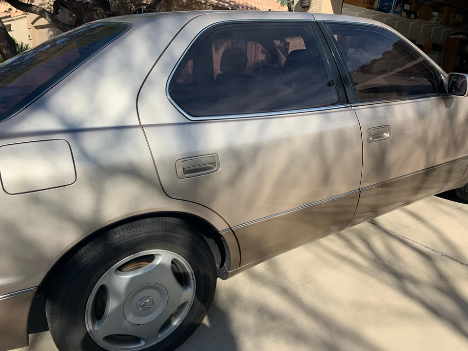 1997 Lexus LS 2nd Gen - Image 23 of 31