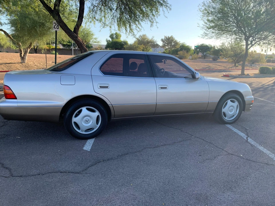 1997 Lexus LS 2nd Gen - Image 10 of 31