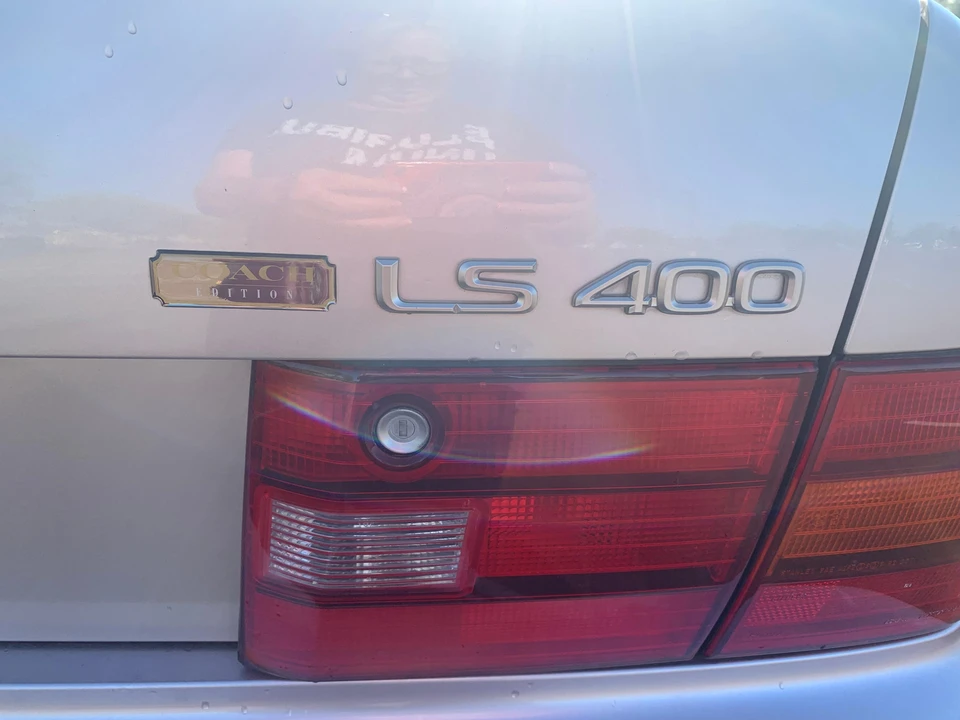 1997 Lexus LS 2nd Gen - Image 21 of 31