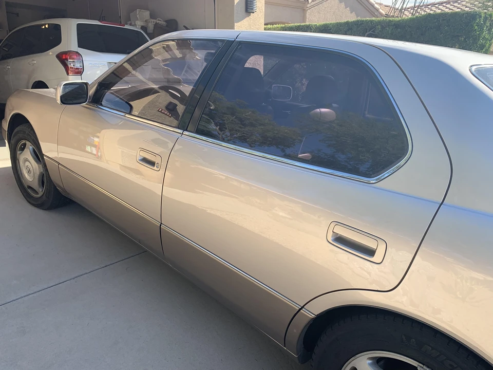 1997 Lexus LS 2nd Gen - Image 18 of 31