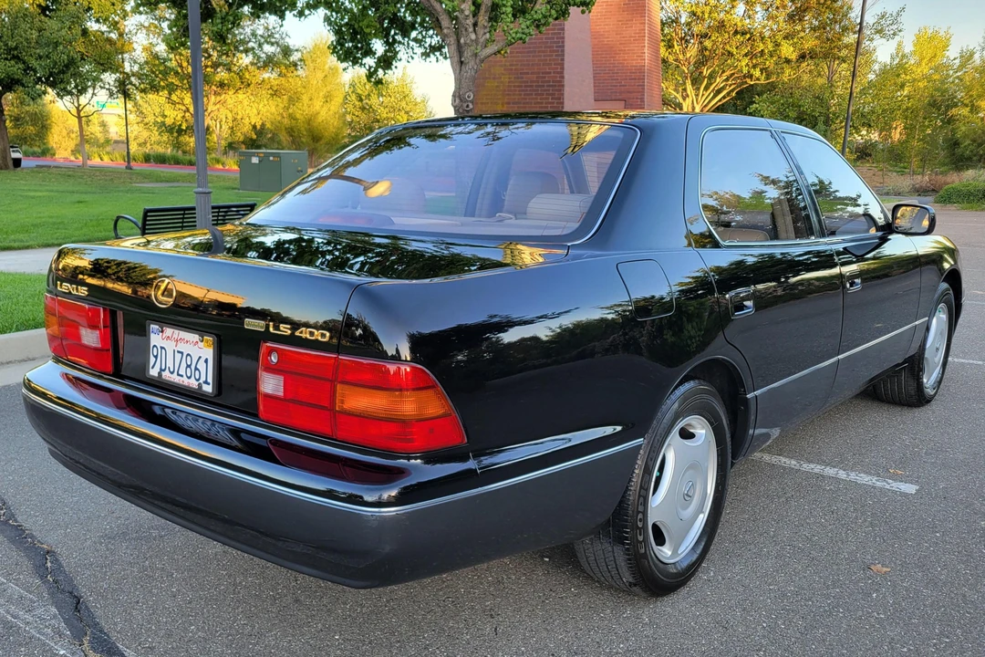 1997 Lexus LS 2nd Gen - Image 4 of 31