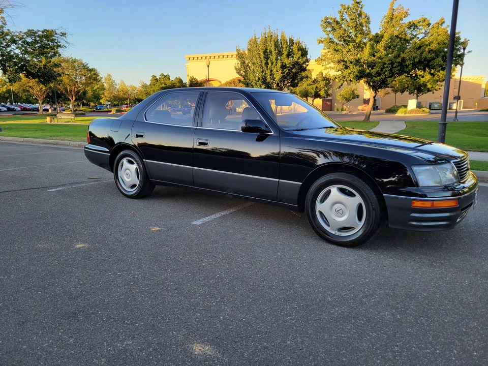 1997 Lexus LS 2nd Gen - Image 23 of 31