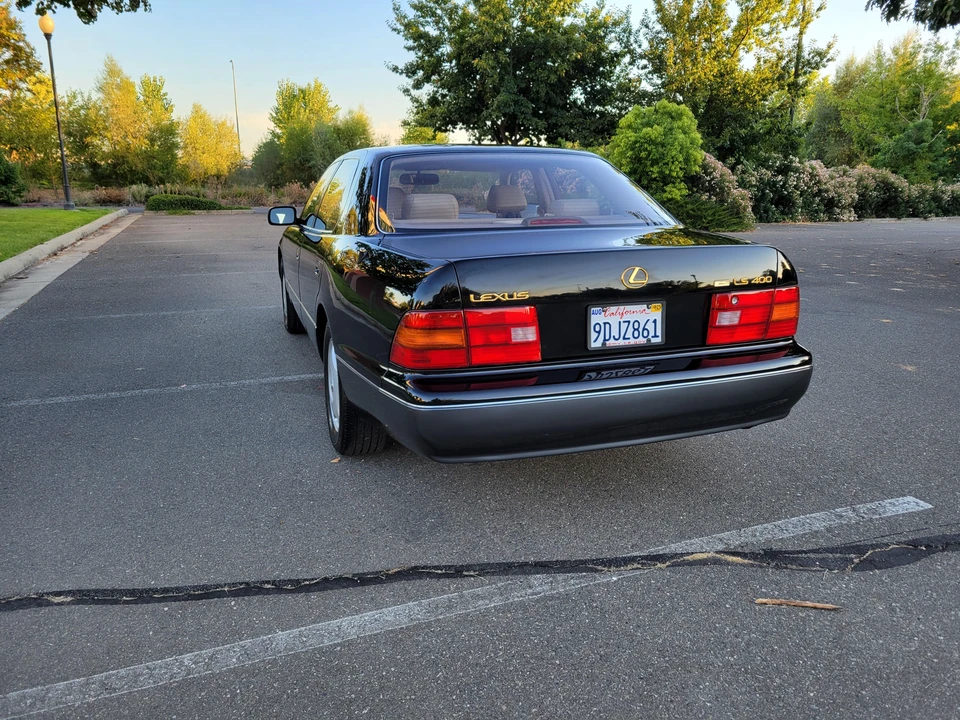 1997 Lexus LS 2nd Gen - Image 16 of 31