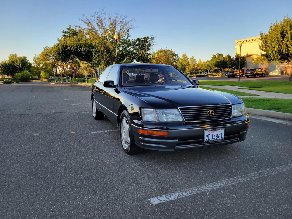 1997 Lexus LS 2nd Gen - Image 25 of 31