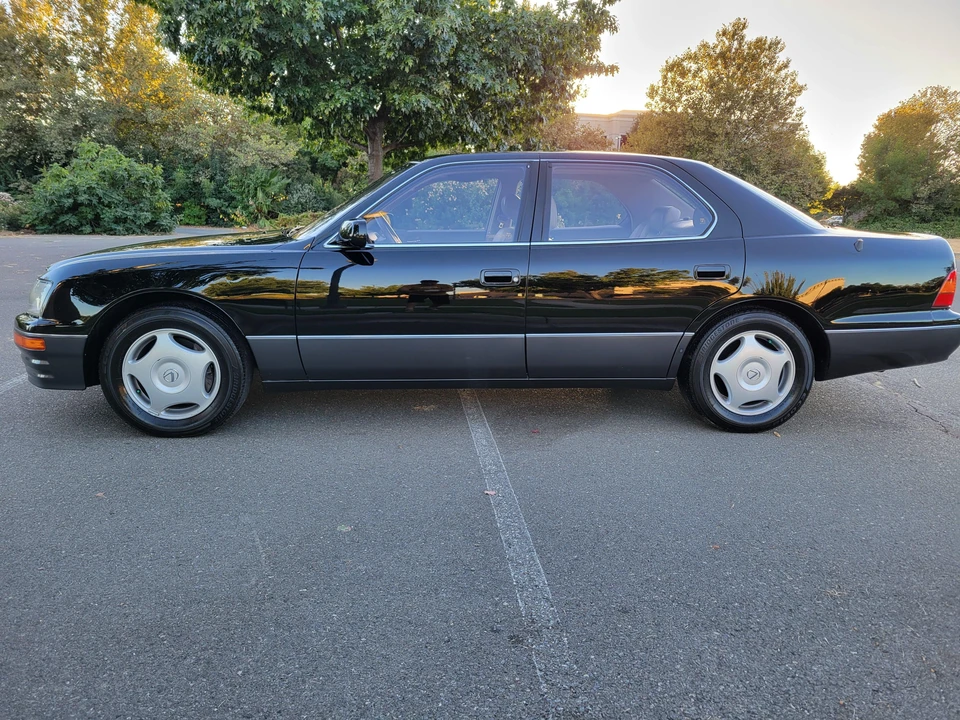 1997 Lexus LS 2nd Gen - Image 12 of 31