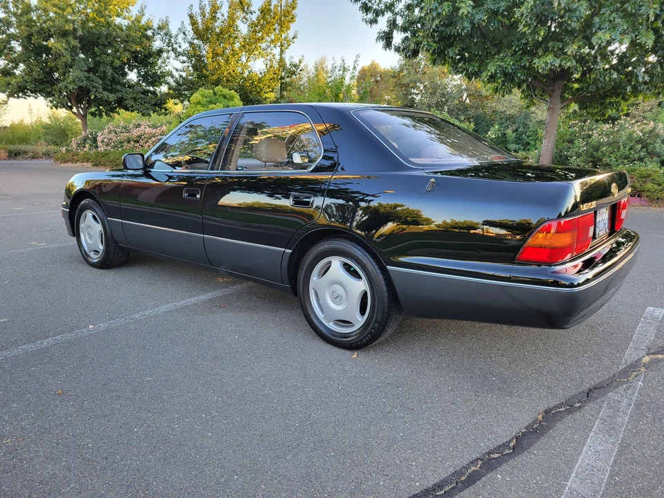 1997 Lexus LS 2nd Gen - Image 14 of 31