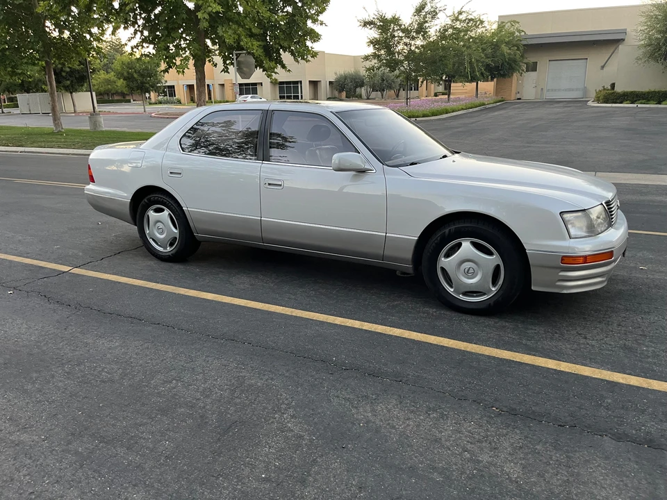 1997 Lexus LS 2nd Gen - Image 30 of 31