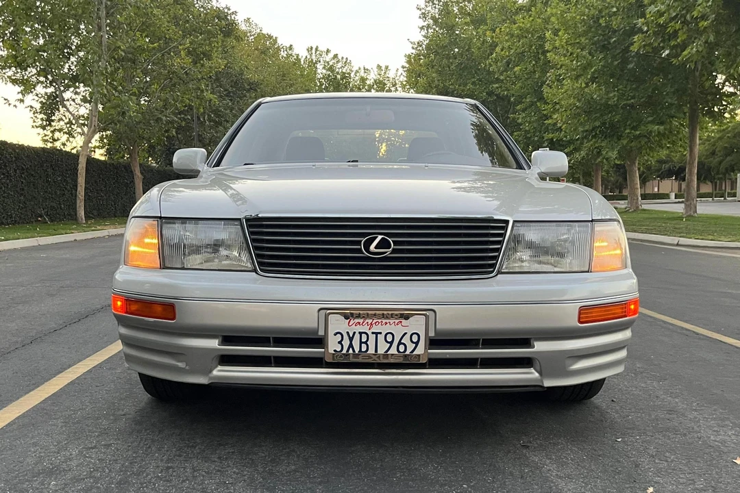 1997 Lexus LS 2nd Gen - Image 2 of 31