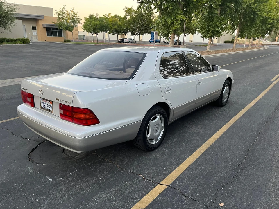 1997 Lexus LS 2nd Gen - Image 23 of 31