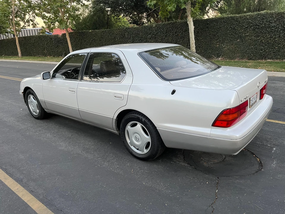 1997 Lexus LS 2nd Gen - Image 14 of 31