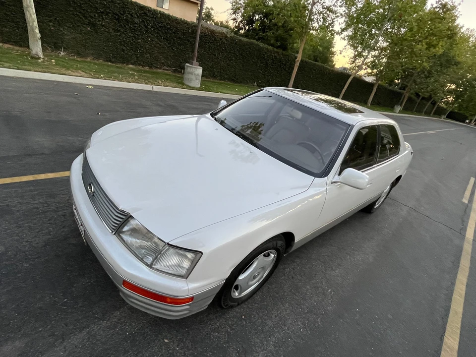 1997 Lexus LS 2nd Gen - Image 10 of 31