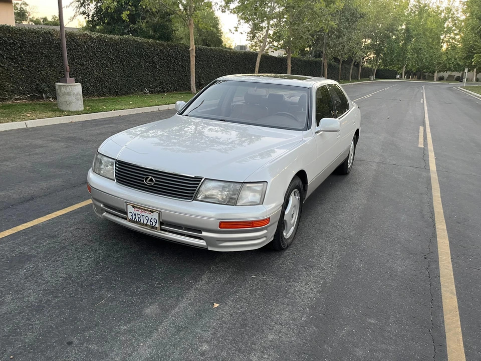 1997 Lexus LS 2nd Gen - Image 8 of 31