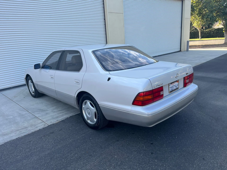 1997 Lexus LS 2nd Gen - Image 15 of 31