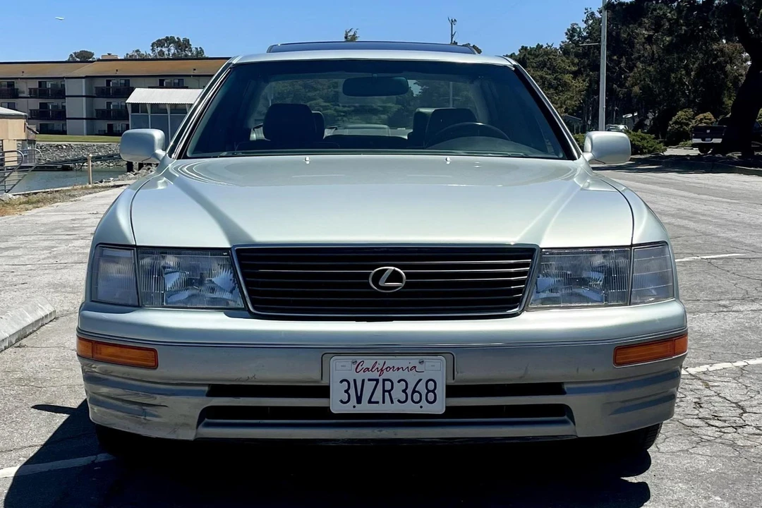 1997 Lexus LS 2nd Gen - Image 2 of 31
