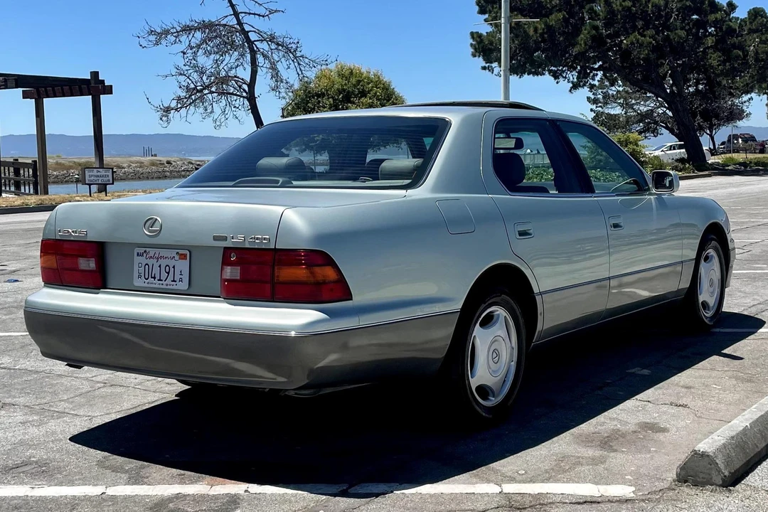 1997 Lexus LS 2nd Gen - Image 4 of 31