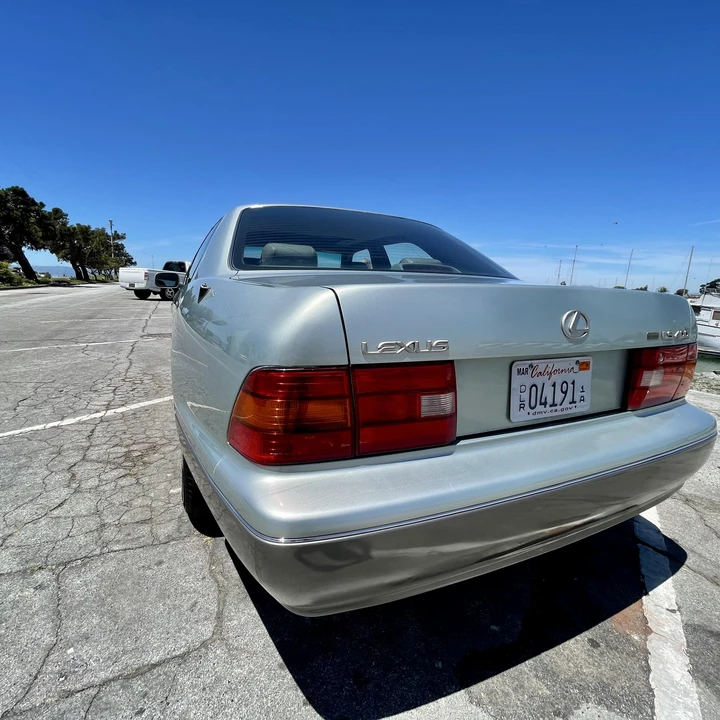 1997 Lexus LS 2nd Gen - Image 11 of 31