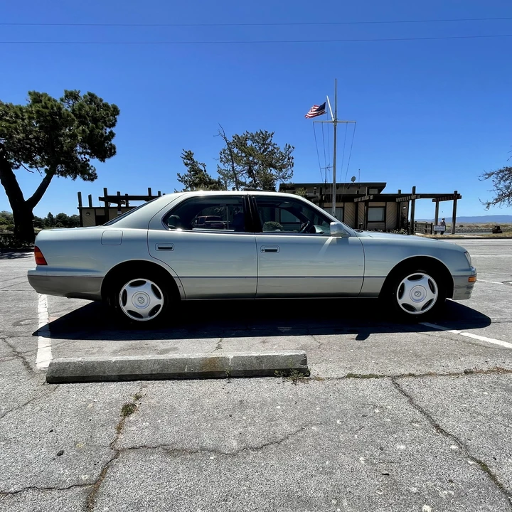 1997 Lexus LS 2nd Gen - Image 15 of 31