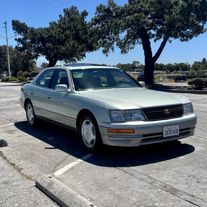 1997 Lexus LS 2nd Gen - Image 16 of 31