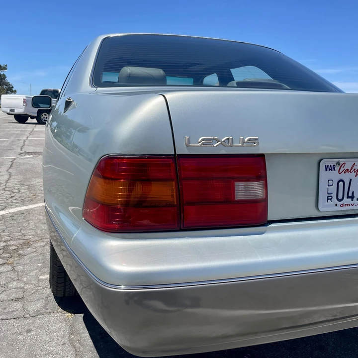 1997 Lexus LS 2nd Gen - Image 28 of 31