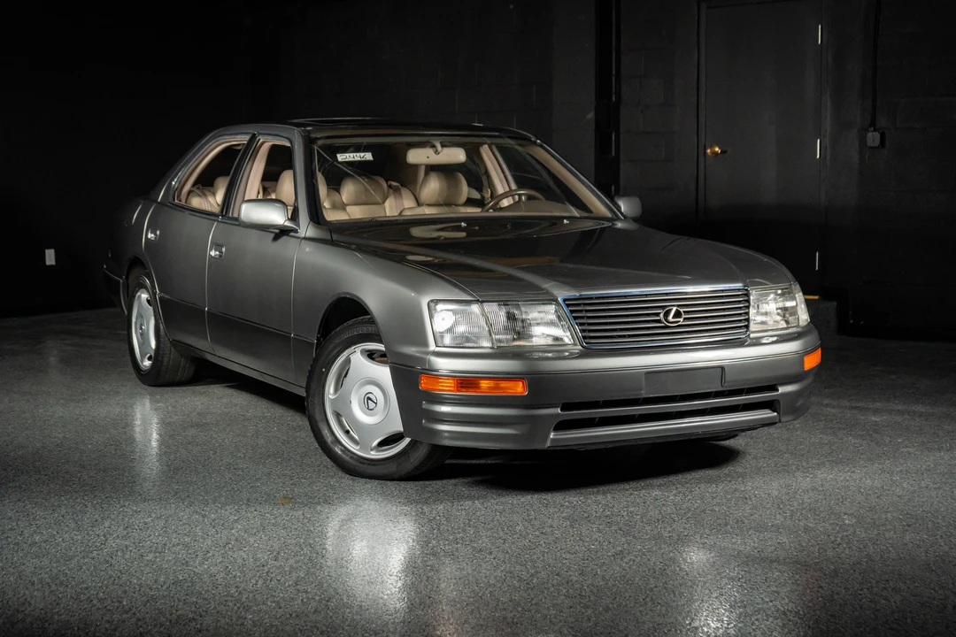 1997 Lexus LS 2nd Gen - Image 16 of 31