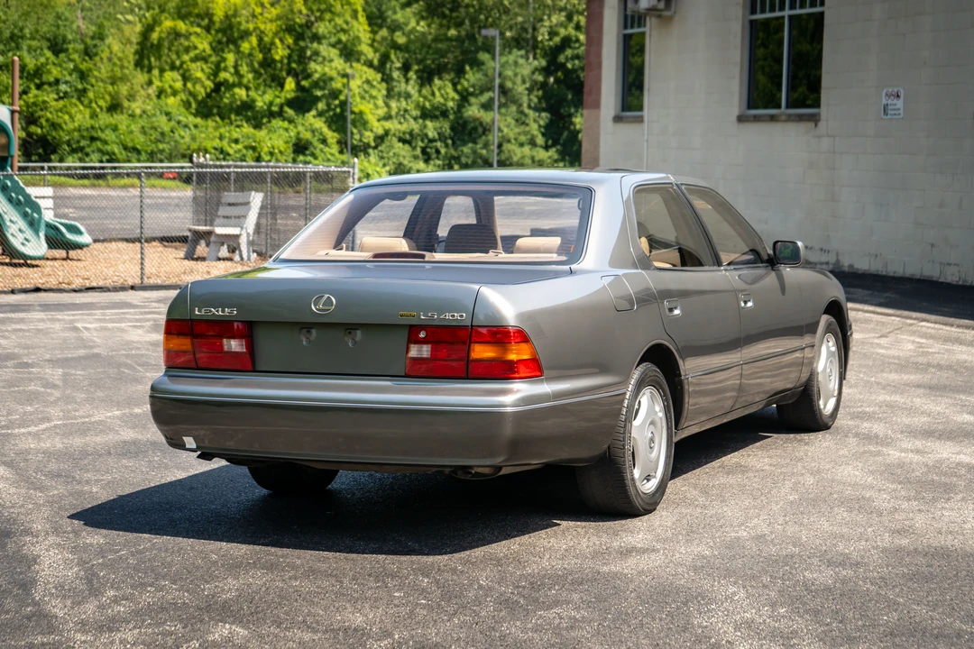 1997 Lexus LS 2nd Gen - Image 12 of 31