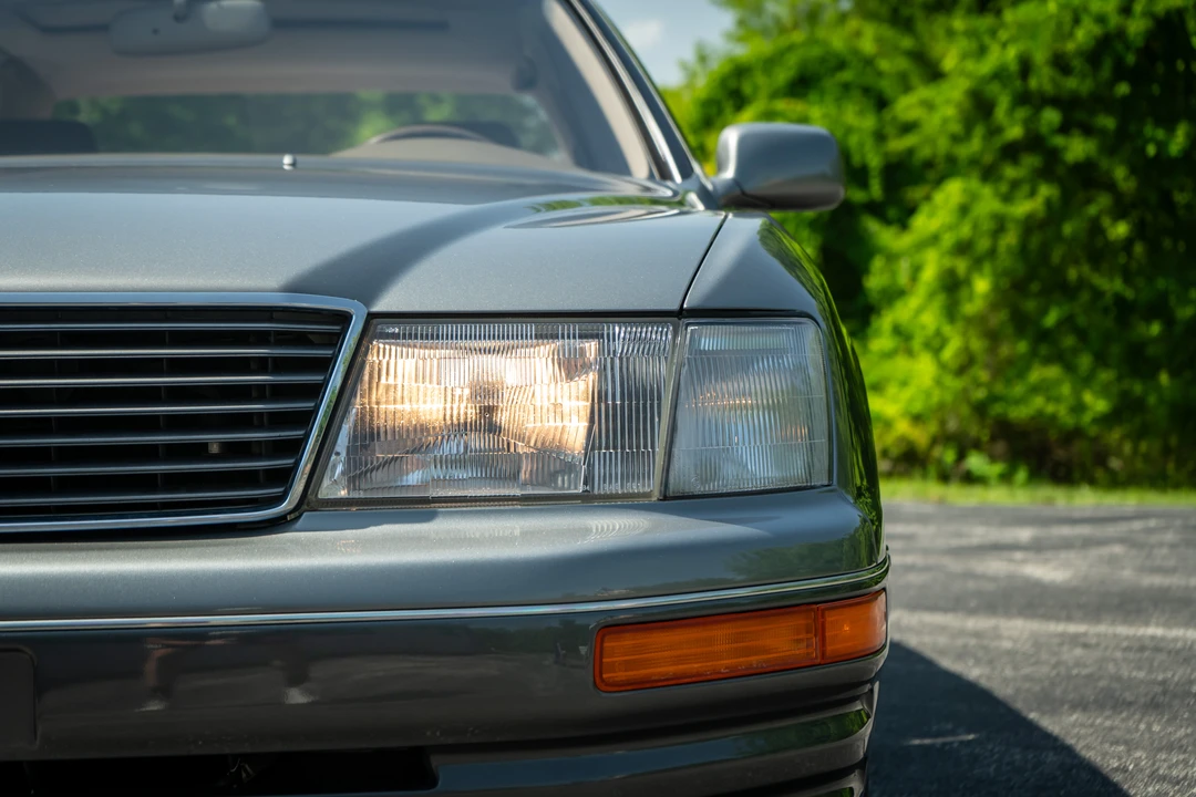 1997 Lexus LS 2nd Gen - Image 25 of 31
