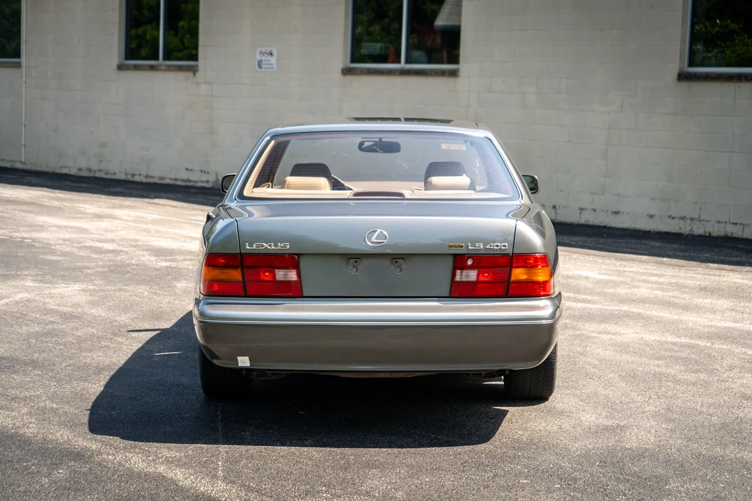 1997 Lexus LS 2nd Gen - Image 11 of 31